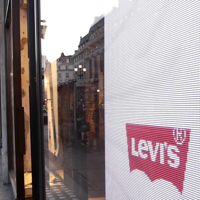 vector-levis-retail-led-video-wall