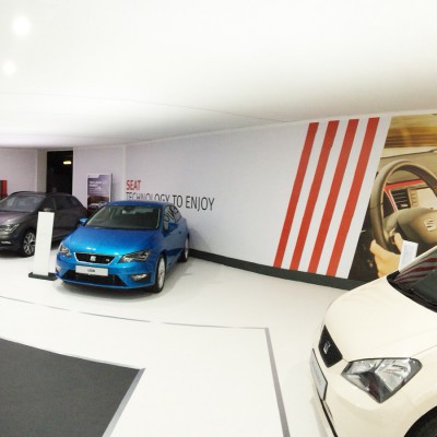 Mock Seat showroom white floods