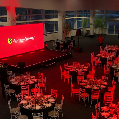 silverstone-ferrari-day-evening-led-screen