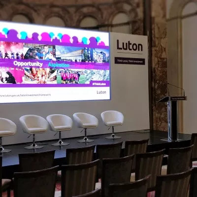 think-luton-stage-125729